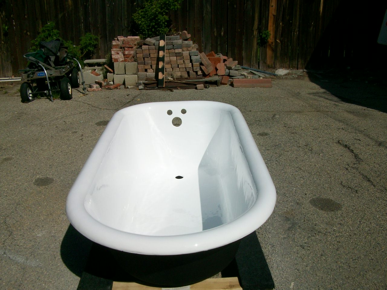 Claw Foot tub (after-inside high gloss white, outside matte black)